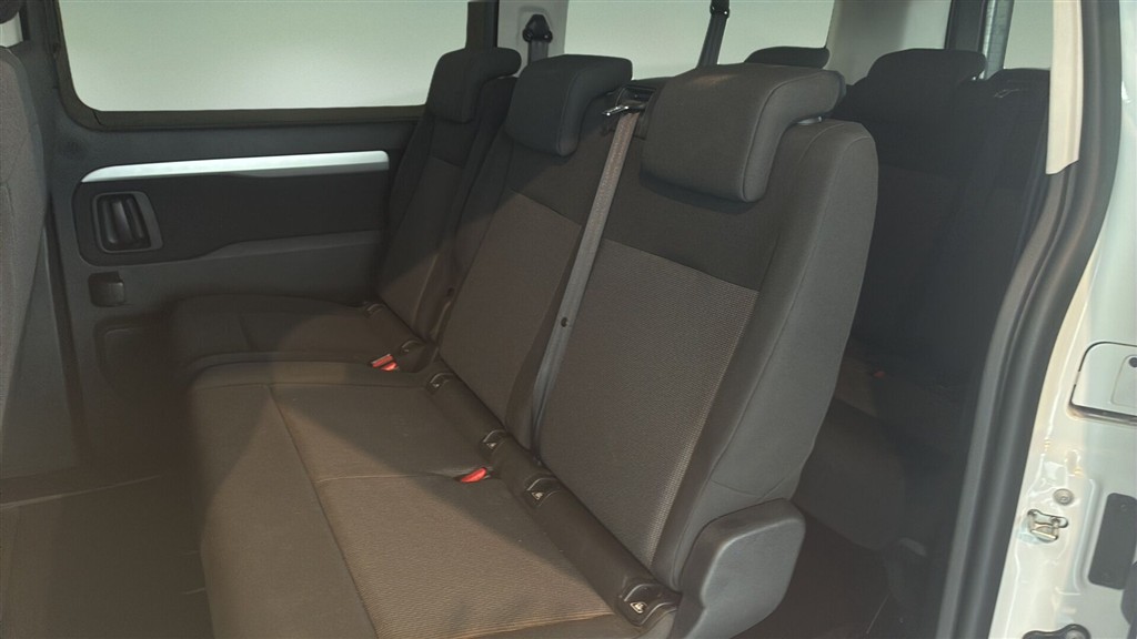 Peugeot e-Traveller L3 EL Business 136HK Aut. - Image 6
