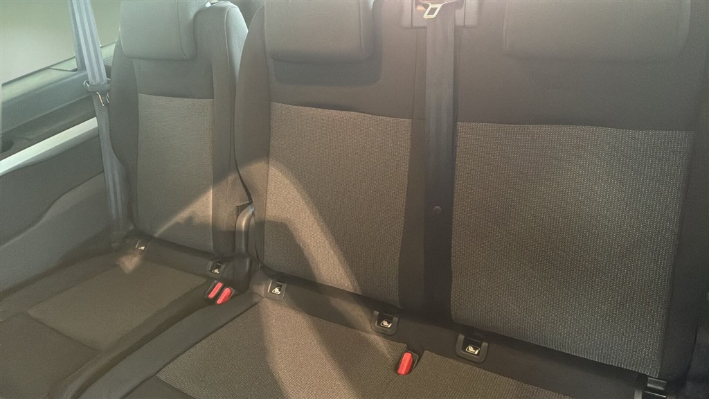 Peugeot e-Traveller L3 EL Business 136HK Aut. - Image 9