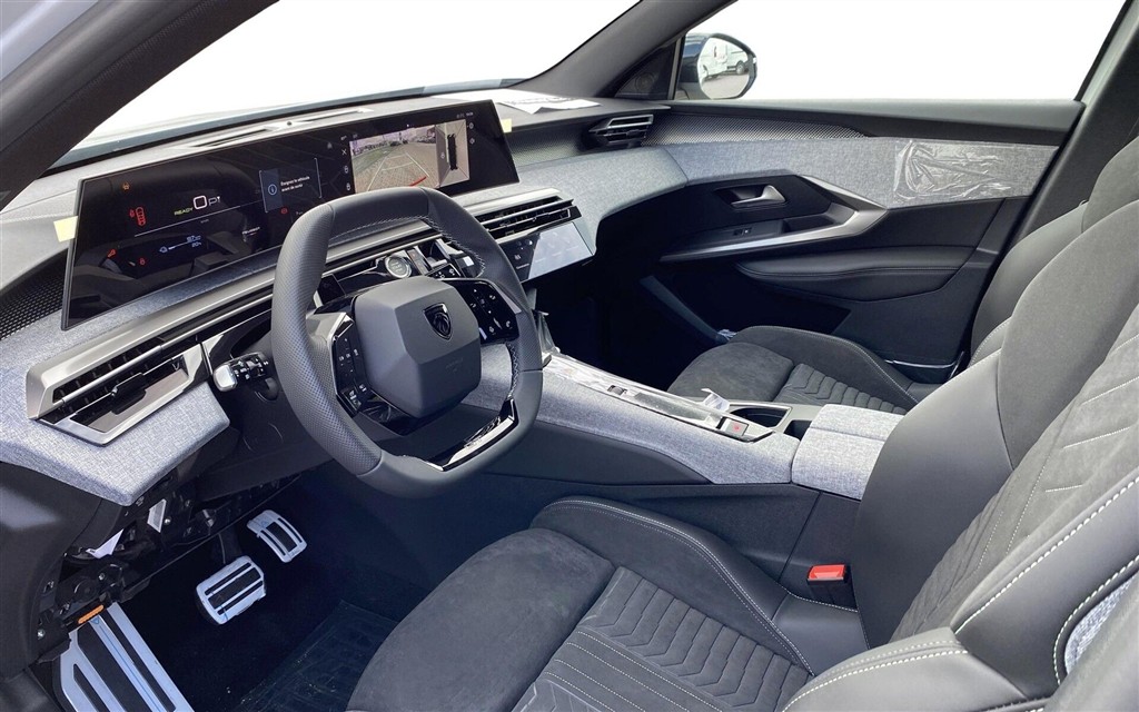 Peugeot e-5008 EL GT Pack 210HK 5d Aut. - Image 9