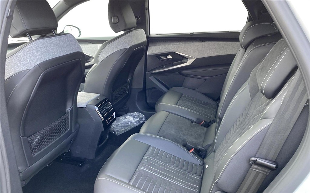 Peugeot e-5008 EL GT Pack 210HK 5d Aut. - Image 10