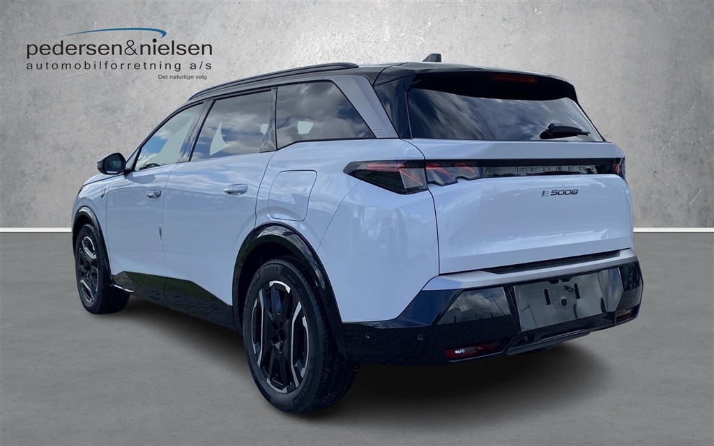 Peugeot e-5008 EL GT Pack 210HK 5d Aut. - Image 3