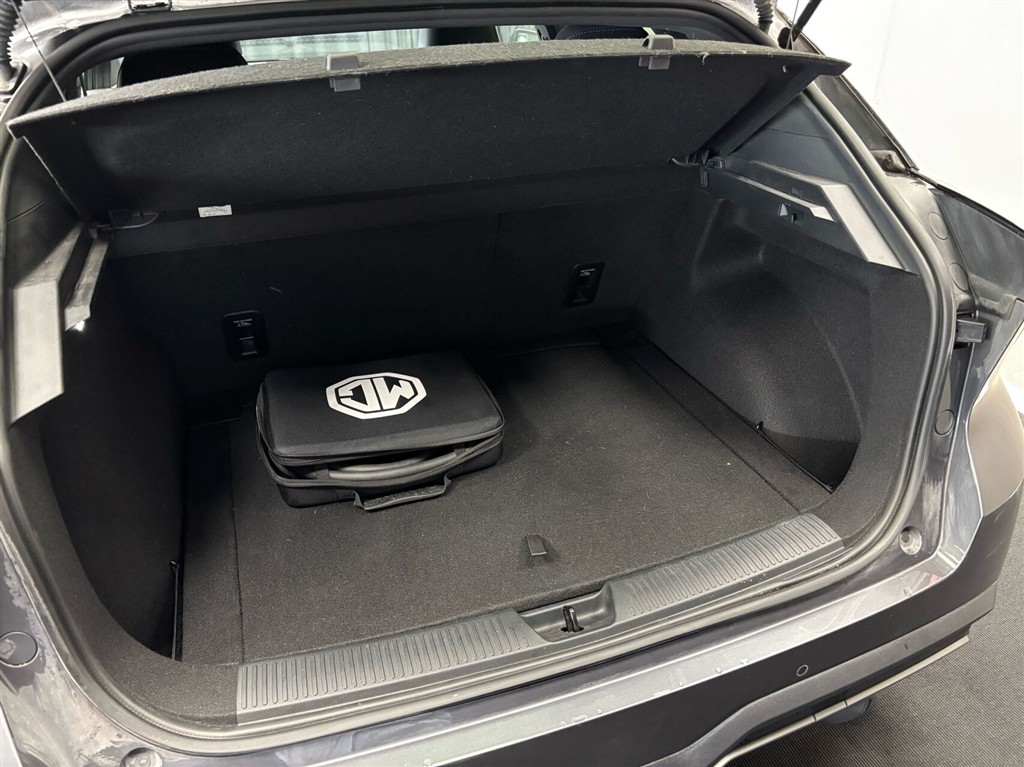 MG MG4 Electric EL Luxury 204HK 5d Aut. - Image 7