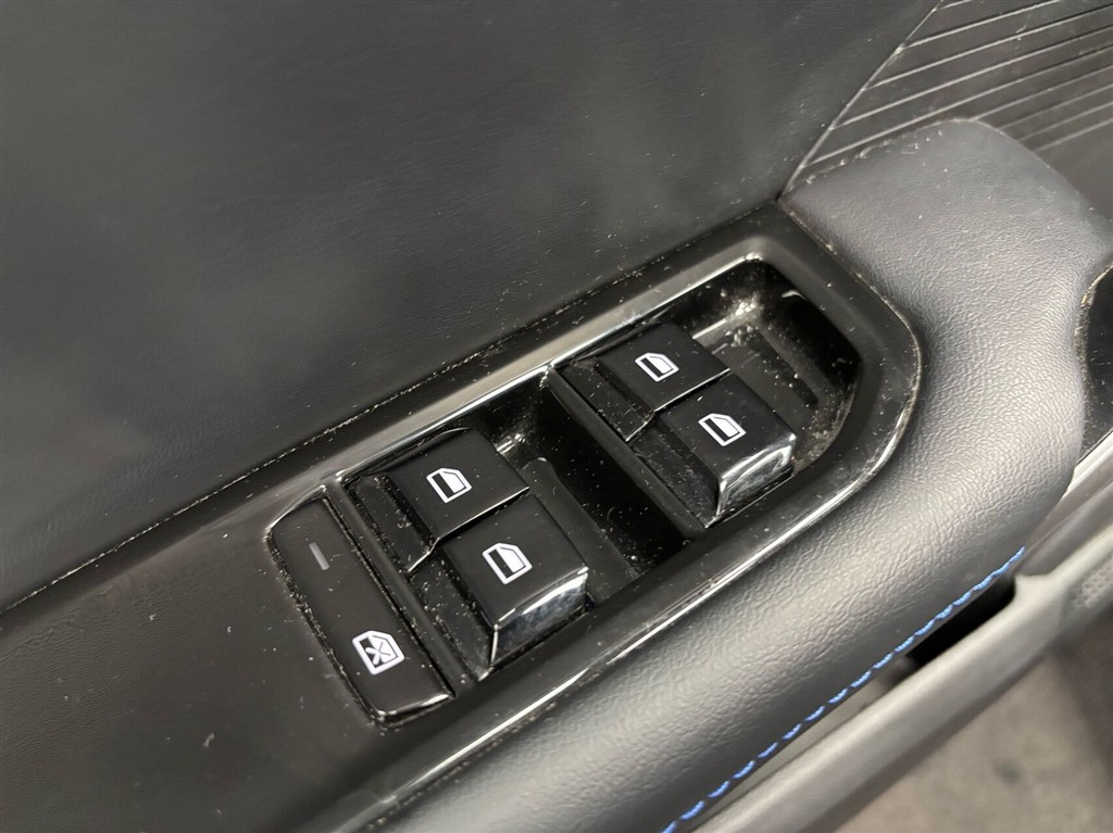 MG MG4 Electric EL Luxury 204HK 5d Aut. - Image 12