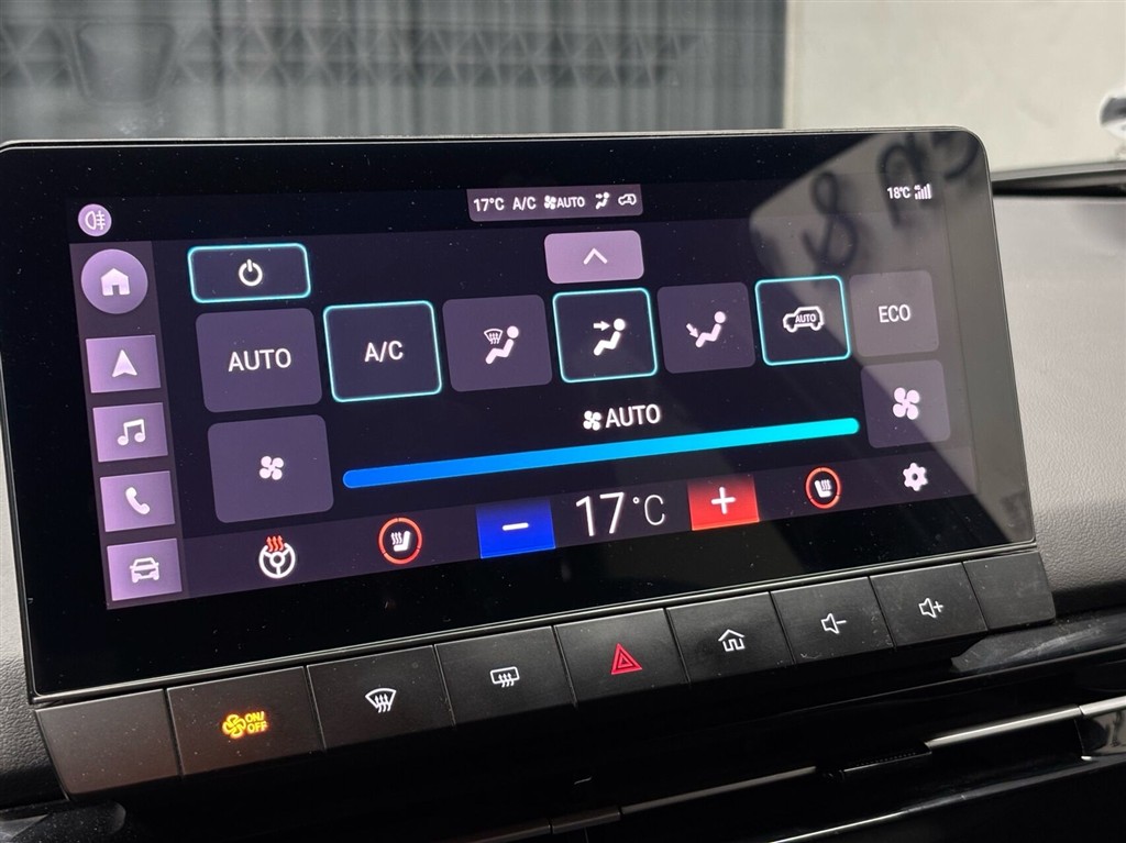 MG MG4 Electric EL Luxury 204HK 5d Aut. - Image 20