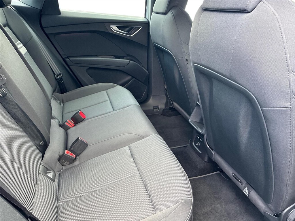 Audi Q4 45 E-tron S Line 286HK 5d Aut. - Image 12