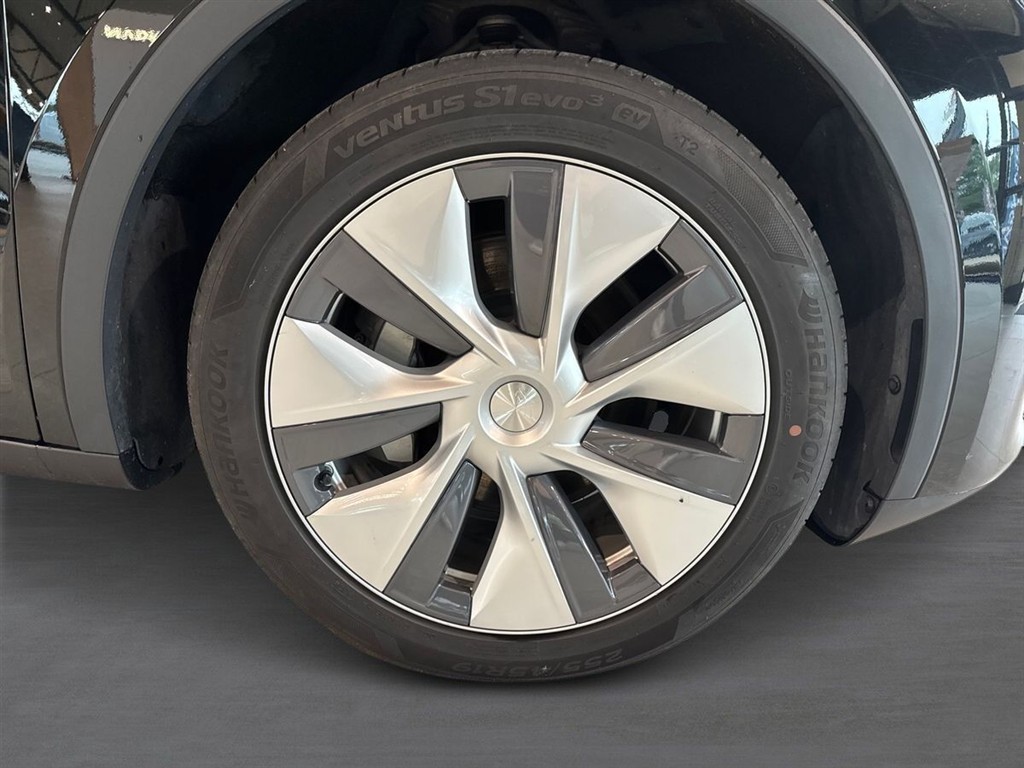 Tesla Model Y EL Long Range RWD 347HK 5d Aut. - Image 10
