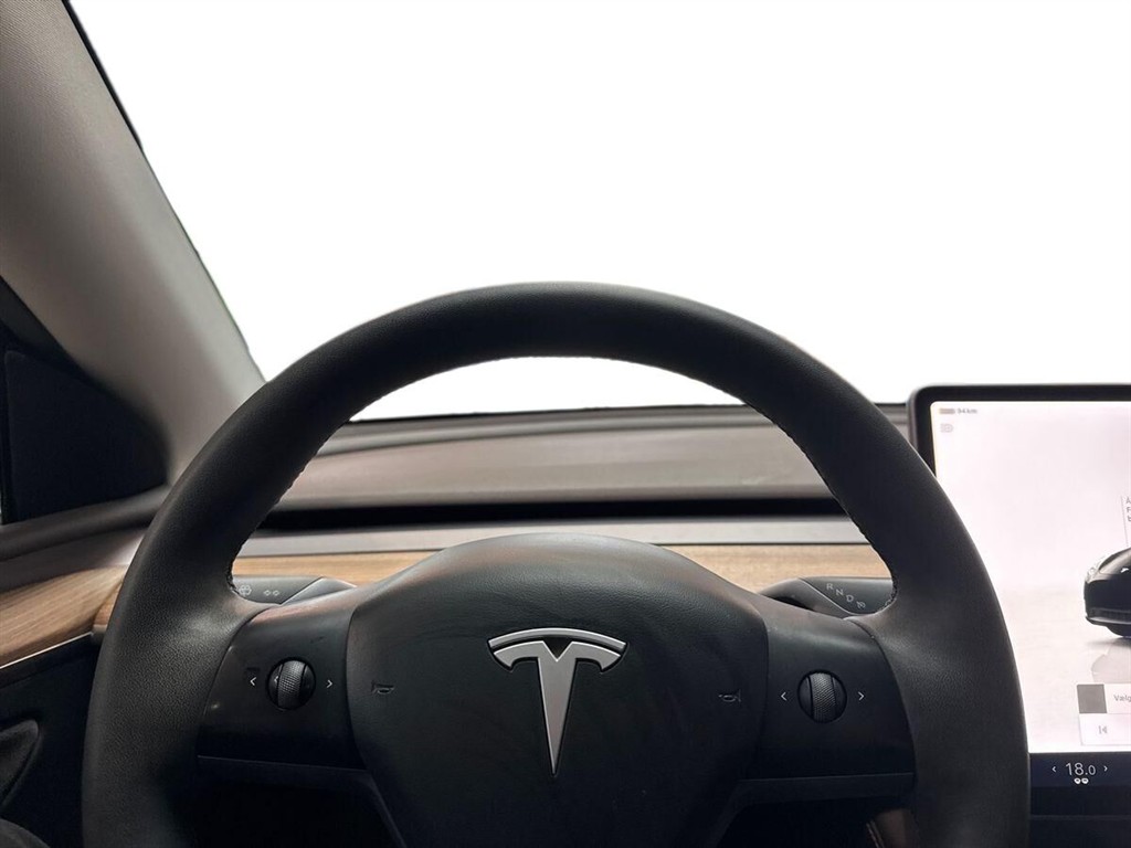 Tesla Model Y EL Long Range RWD 347HK 5d Aut. - Image 12