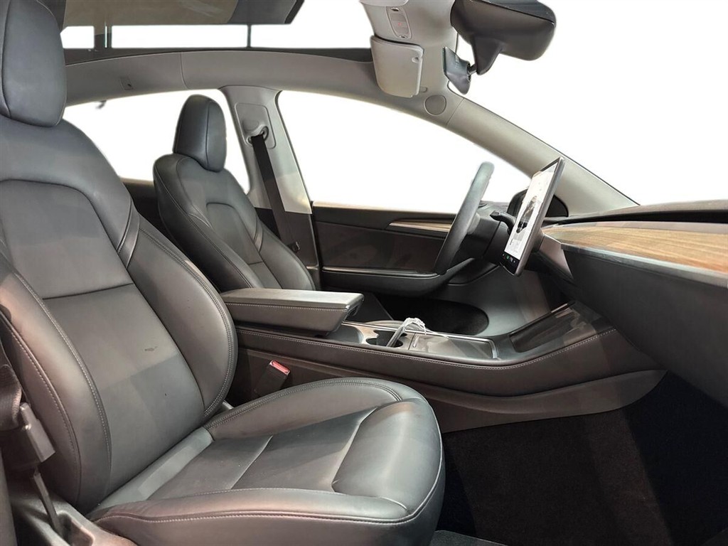 Tesla Model Y EL Long Range RWD 347HK 5d Aut. - Image 15