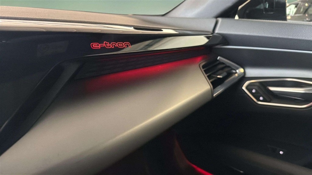 Audi E-tron GT EL Quattro 476HK 4d Aut. - Image 12