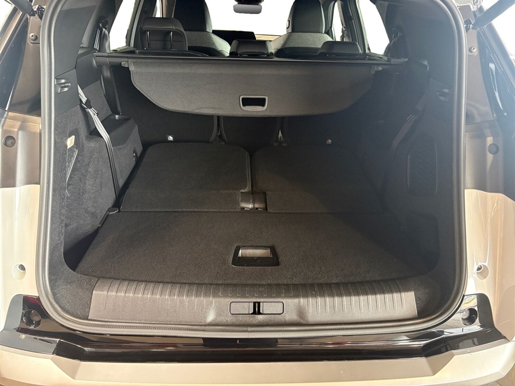 Peugeot e-5008 EL GT Pack 210HK 5d Aut. - Image 16