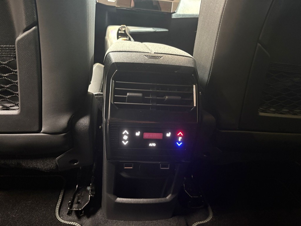 Peugeot e-5008 EL GT Pack 210HK 5d Aut. - Image 17