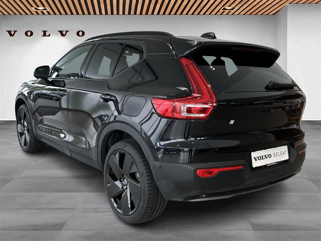 Volvo EX40 Single Motor Extended Range Black Edition 252HK 5d Aut. - Image 2