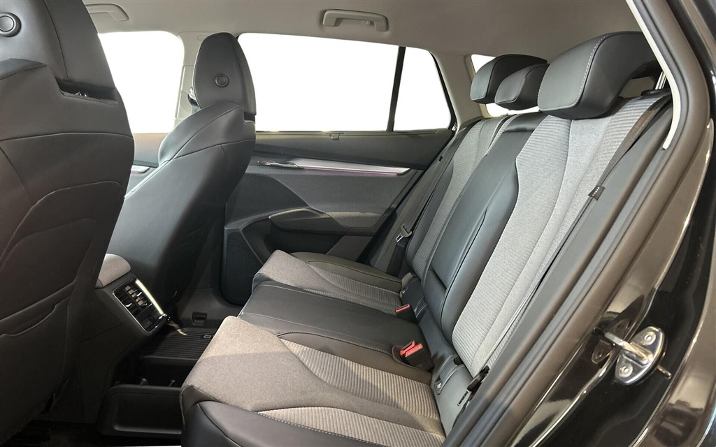 Skoda Enyaq 85 iV Premium 286HK 5d Aut. - Image 10