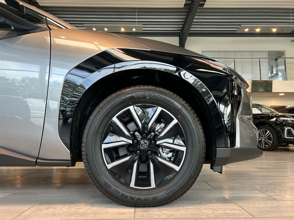 Toyota bZ4X EL Executive 224HK 5d Aut. - Image 4