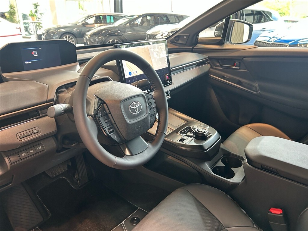 Toyota bZ4X EL Executive 224HK 5d Aut. - Image 5