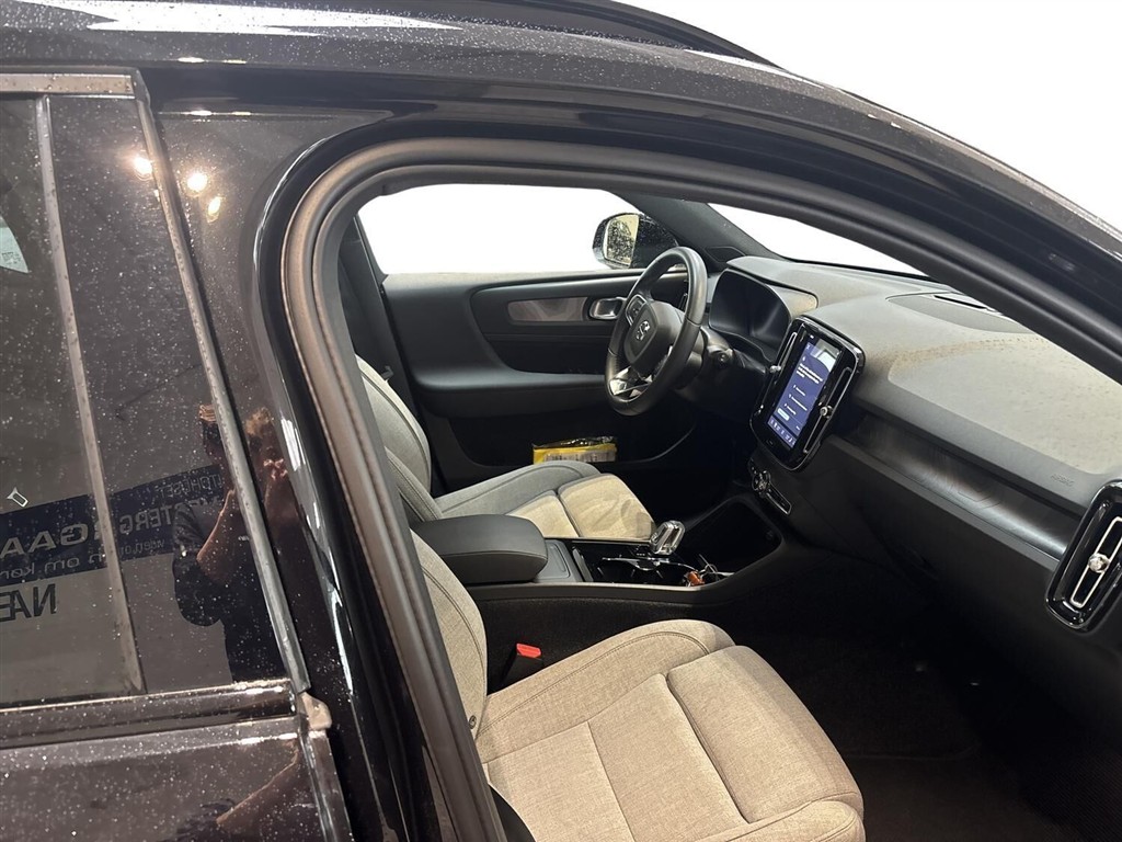 Volvo XC40 EL Core 238HK 5d Aut. - Image 5