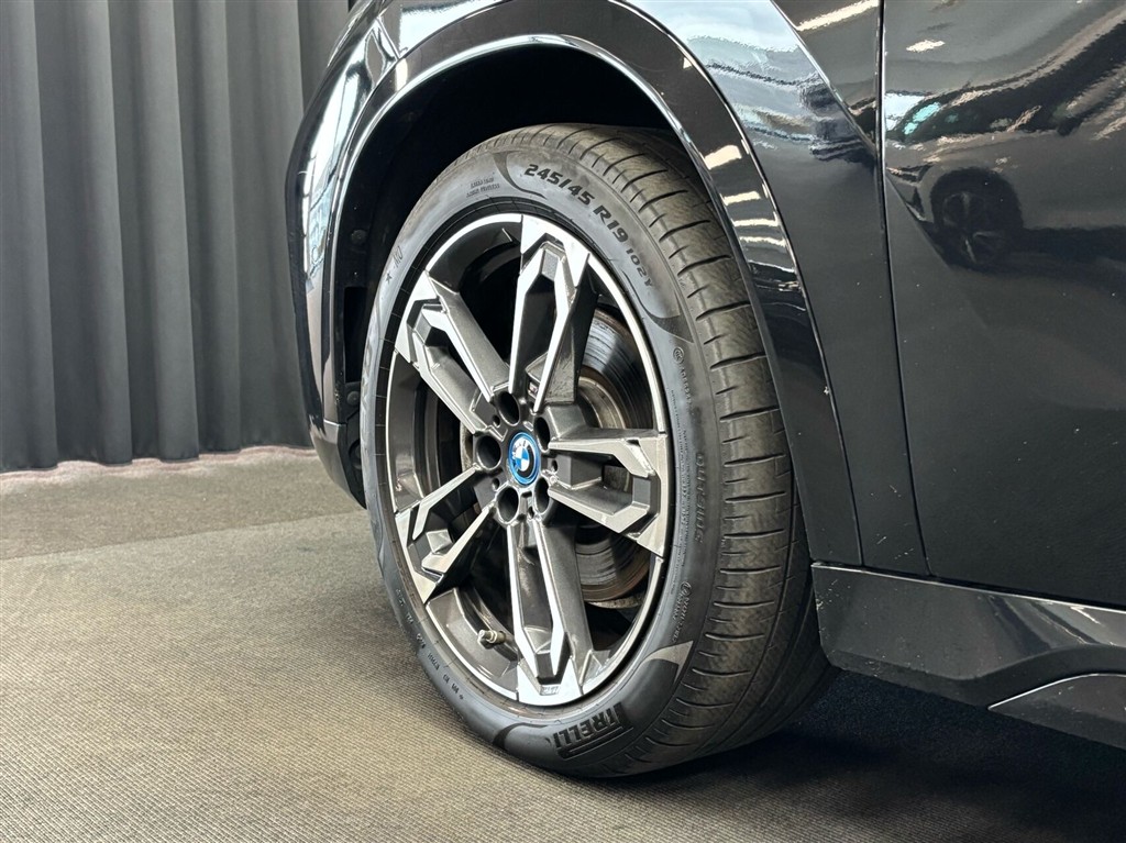 BMW iX1 xDrive30 EL M-Sport 4x4 313HK 5d Aut. - Image 5