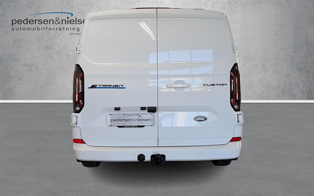 Ford E-Transit Custom 320 L2H1 EL Limited 218HK Van Aut. - Image 4