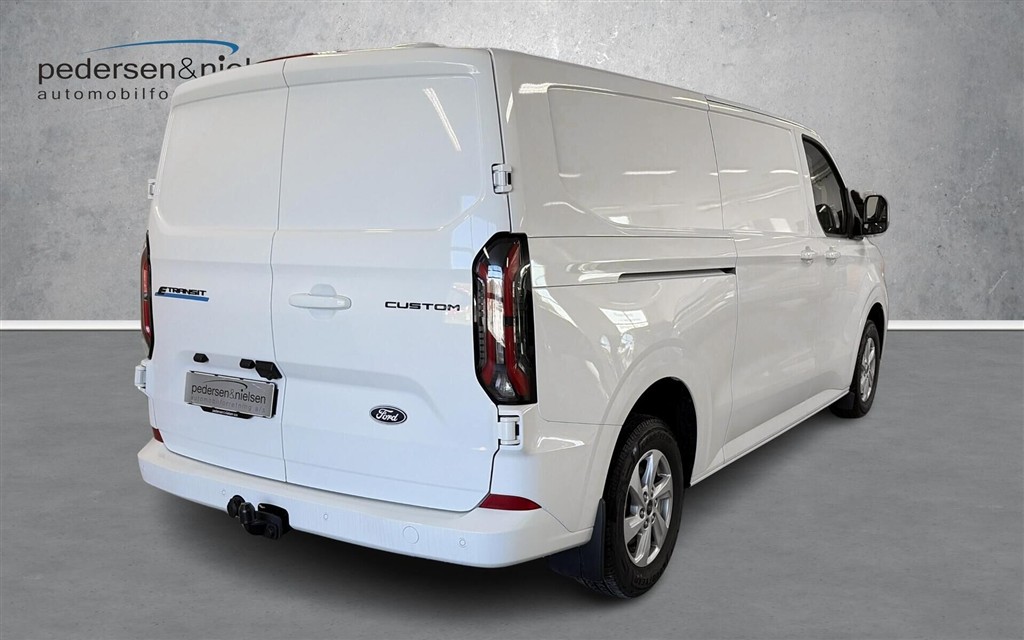 Ford E-Transit Custom 320 L2H1 EL Limited 218HK Van Aut. - Image 5