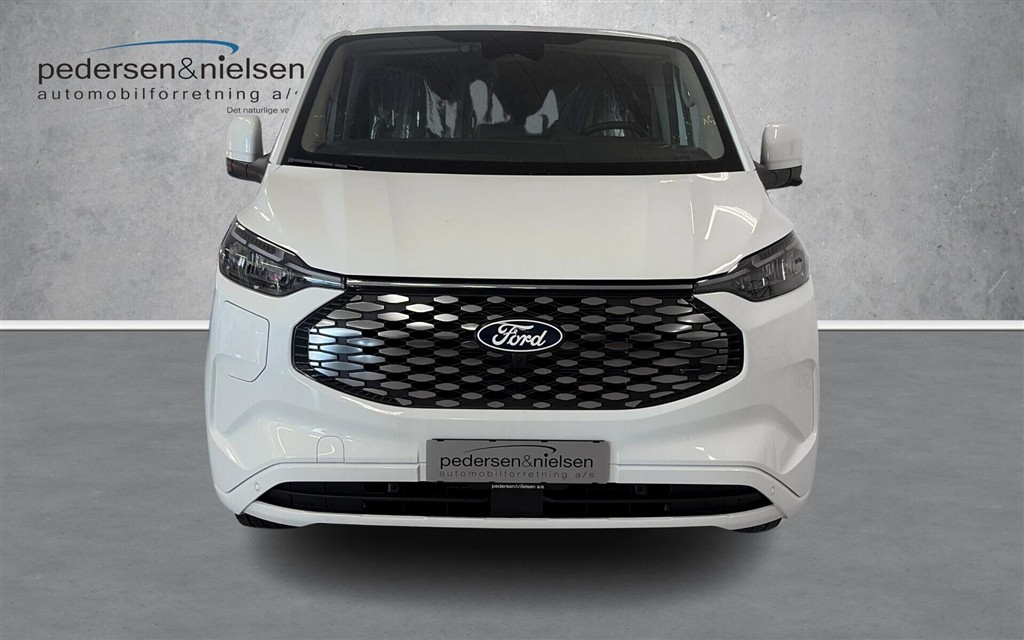Ford E-Transit Custom 320 L2H1 EL Limited 218HK Van Aut. - Image 8