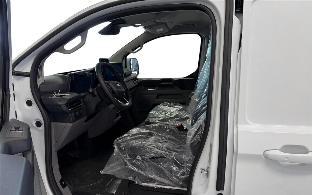Ford E-Transit Custom 320 L2H1 EL Limited 218HK Van Aut. - Image 9