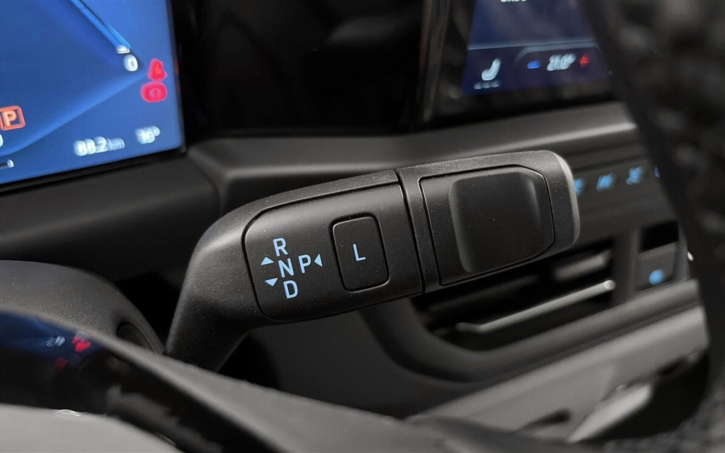 Ford E-Transit Custom 320 L2H1 EL Limited 218HK Van Aut. - Image 14