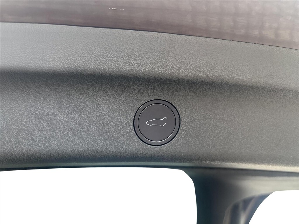 Tesla Model Y EL Performance AWD 534HK 5d Aut. - Image 14