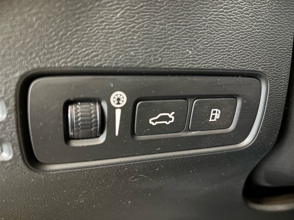 Volvo XC40 1,5 T4 Recharge Plugin-hybrid Inscription Expression 211HK 5d 7g Aut. - Image 28