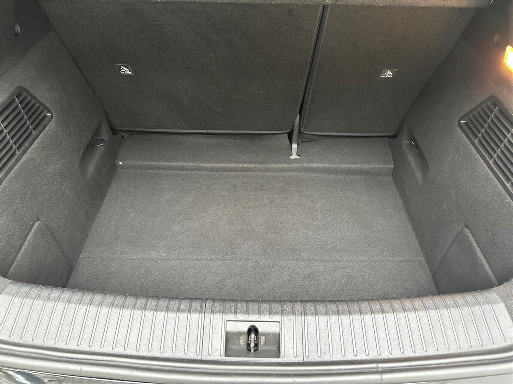 Renault Mégane E-TECH Techno 220HK 5d Aut. - Image 14