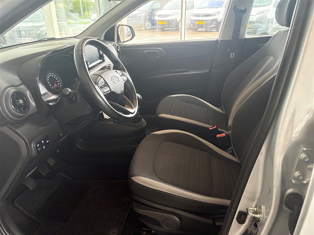 Hyundai i10 1,0 Advanced 67HK 5d - Image 9