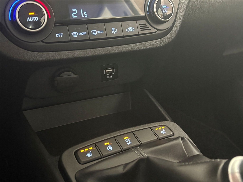 Hyundai i10 1,0 Advanced 67HK 5d - Image 20