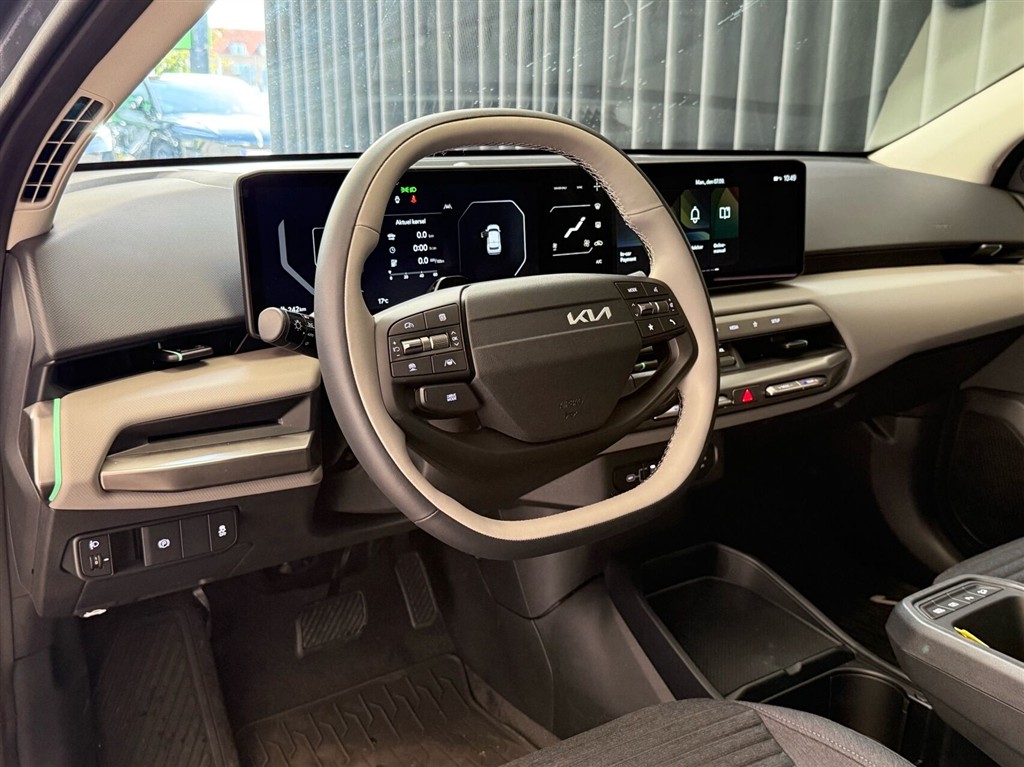 Kia EV4 Standard Range Access 204HK 5d Aut. - Image 5