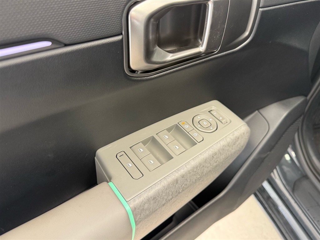 Kia EV4 Standard Range Access 204HK 5d Aut. - Image 4