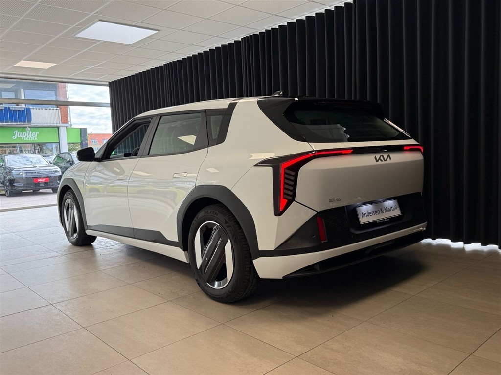 Kia EV4 Standard Range Access 204HK 5d Aut. - Image 2