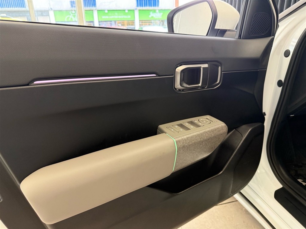 Kia EV4 Standard Range Access 204HK 5d Aut. - Image 4