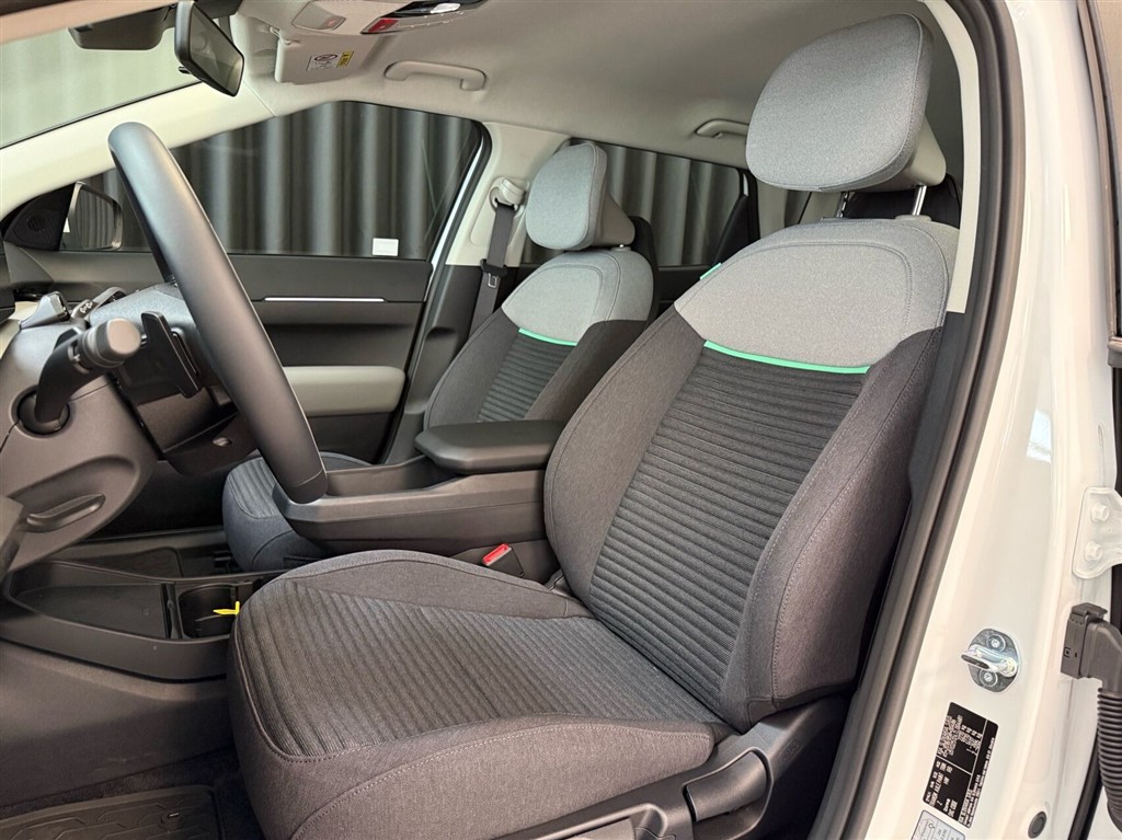 Kia EV4 Standard Range Access 204HK 5d Aut. - Image 5