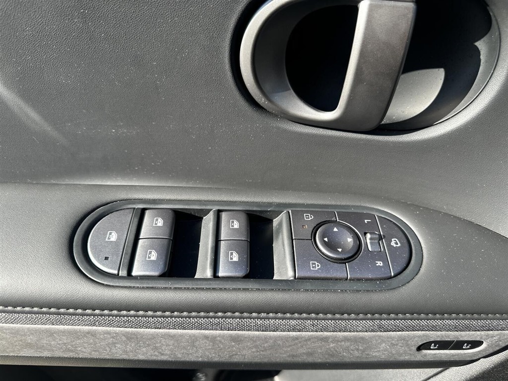 Hyundai Ioniq 5 Electric 84 kWh Ultimate 229HK 5d Aut. - Image 7