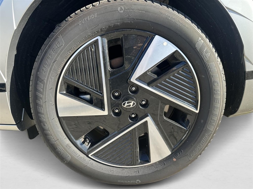Hyundai Ioniq 5 Electric 84 kWh Ultimate 229HK 5d Aut. - Image 18
