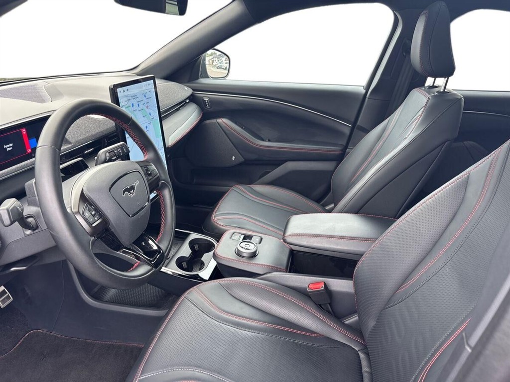 Ford Mustang Mach-E EL UR Premium AWD 351HK 5d Aut. - Image 10