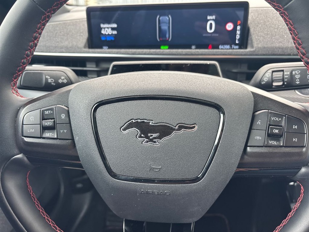 Ford Mustang Mach-E EL UR Premium AWD 351HK 5d Aut. - Image 16