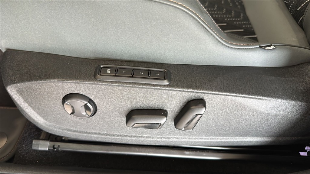 Cupra Born EL VZ 326HK 5d Aut. - Image 11