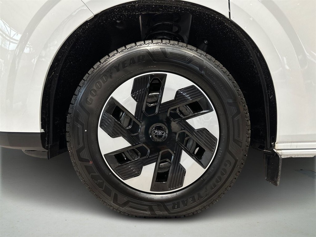 Ford E-Transit Custom 320 L2H1 EL Trend 218HK Van Aut. - Image 6