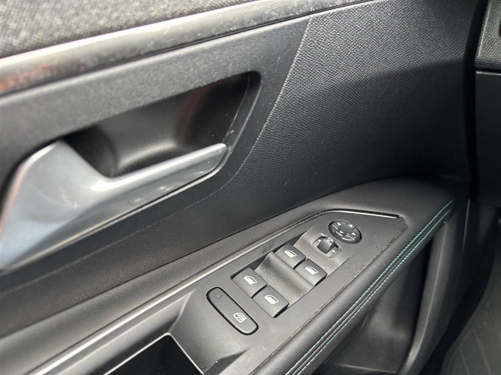 Peugeot 3008 1,6 PureTech Plugin-hybrid Selection Sport EAT8 225HK 5d 8g Aut. - Image 17