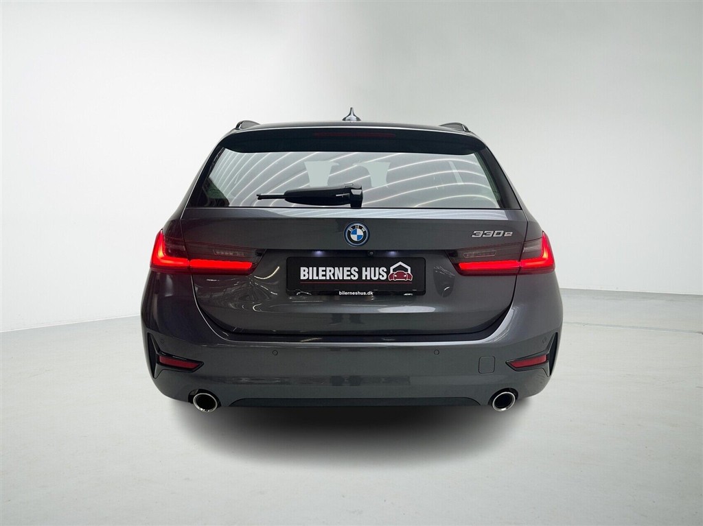 BMW 330e Touring 2,0 Plugin-hybrid Sport Line Steptronic 292HK Stc 8g Aut. - Image 8
