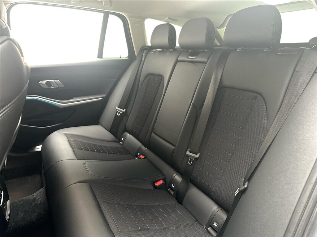 BMW 330e Touring 2,0 Plugin-hybrid Sport Line Steptronic 292HK Stc 8g Aut. - Image 13