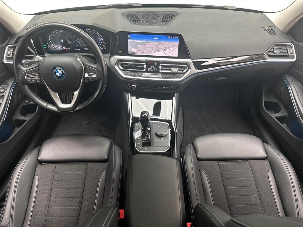 BMW 330e Touring 2,0 Plugin-hybrid Sport Line Steptronic 292HK Stc 8g Aut. - Image 5