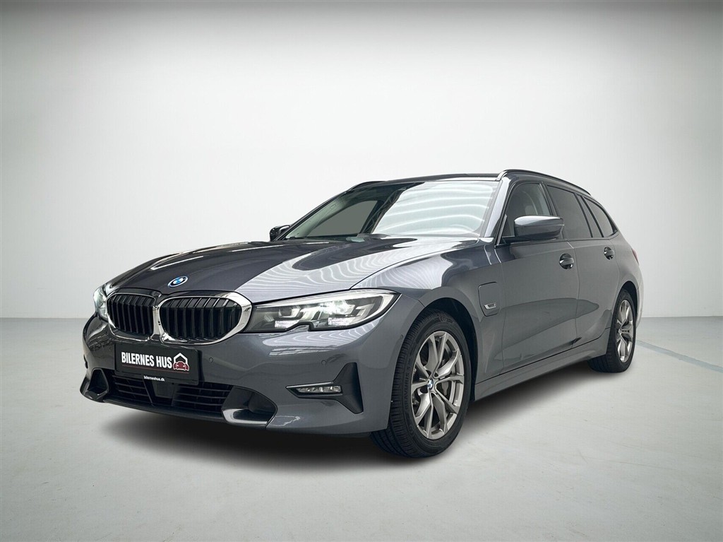 BMW 330e Touring 2,0 Plugin-hybrid Sport Line Steptronic 292HK Stc 8g Aut.
