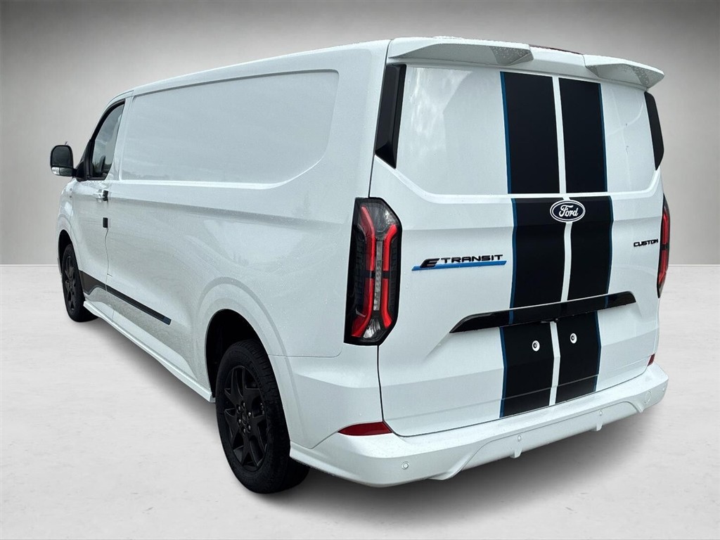 Ford E-Transit Custom 340 L2H1 EL Sport 218HK Van Aut. - Image 3