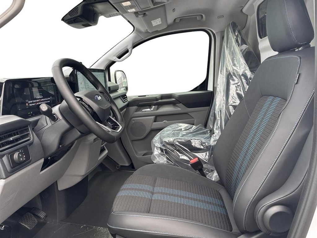 Ford E-Transit Custom 340 L2H1 EL Sport 218HK Van Aut. - Image 5