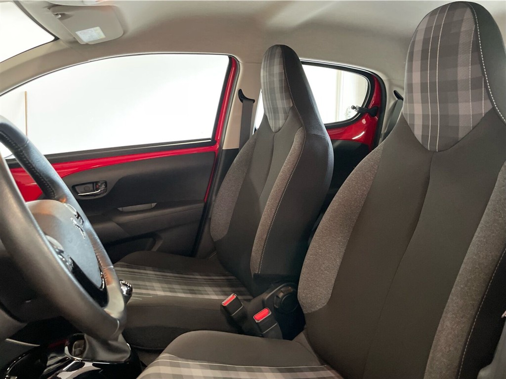 Peugeot 108 1,0 e-Vti Allure+ 72HK 5d - Image 17